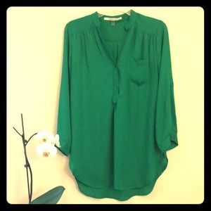 Long-sleeved green button v-neck shirt